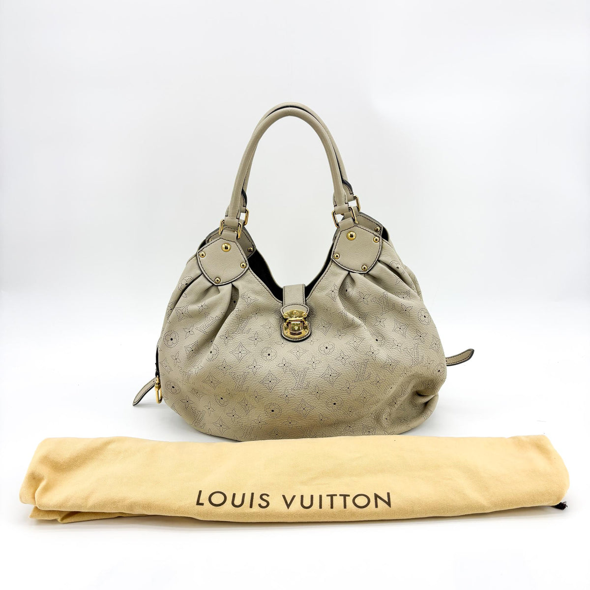 Louis Vuitton L Hobo Mahina Leather Beige Leather Shoulder Bag Bag (Pre-Owned)