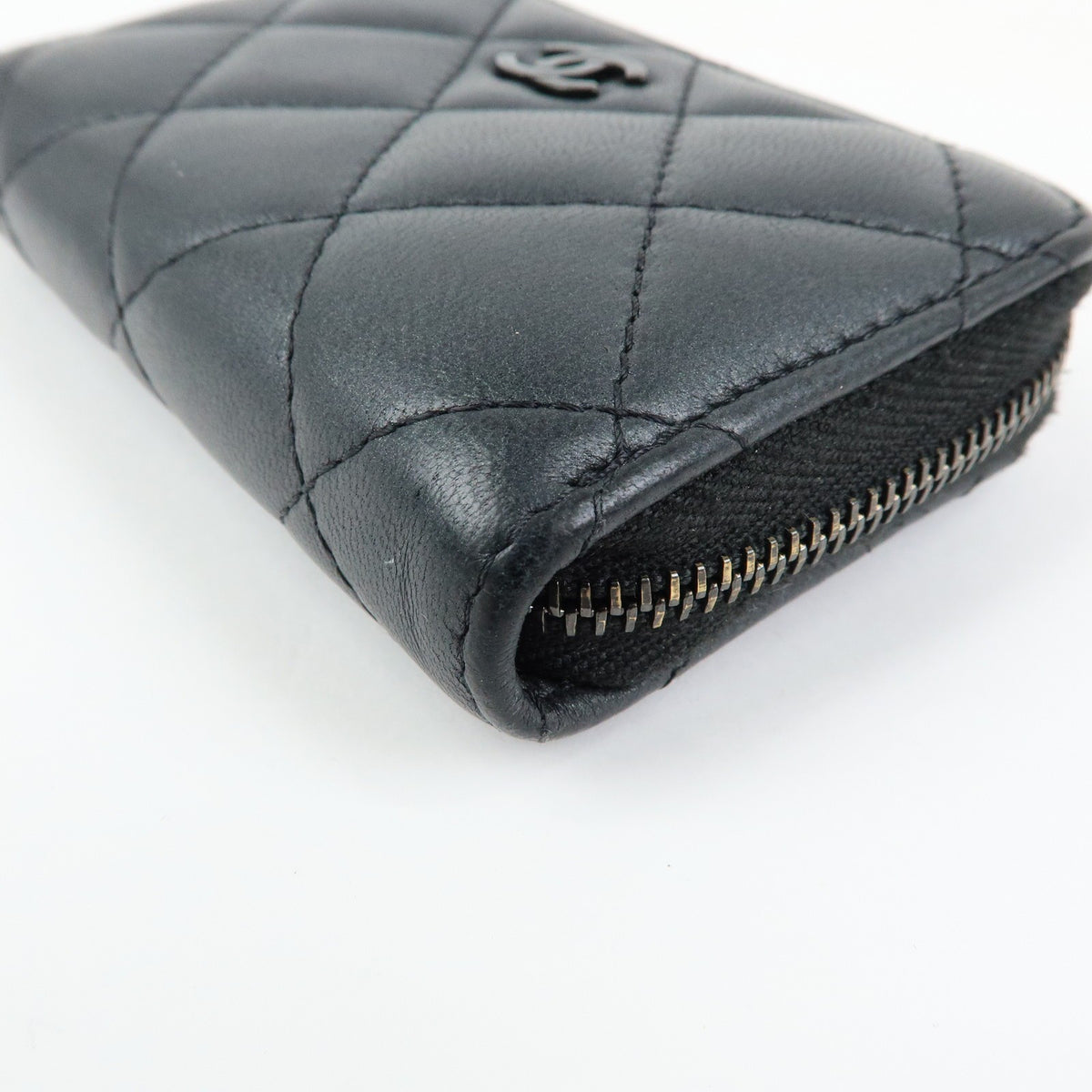 Chanel So Black Cc Zip Coin Purse Quilted Lambskin Black Leather Wallets Accessory (Pre-Owned)