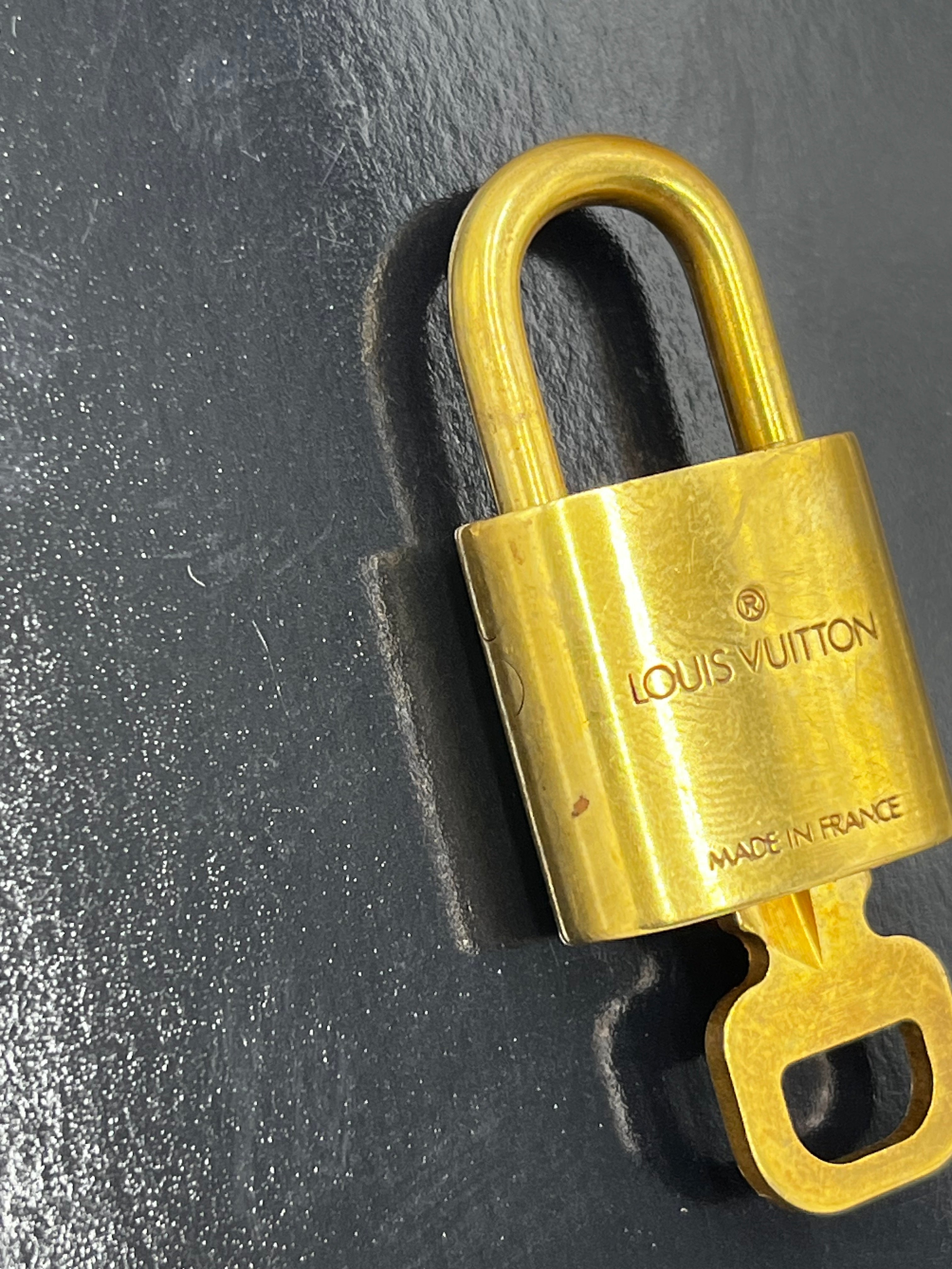 Louis Vuitton Padlock And Key Logo Metal Gold Metal Charms And Keychains Accessory (Pre-Owned)