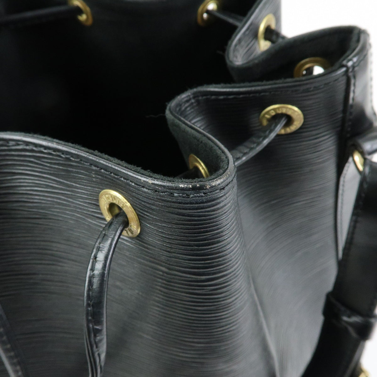 Louis Vuitton Noe Epi Leather Black Leather Shoulder Bag Bag (Pre-Owned)