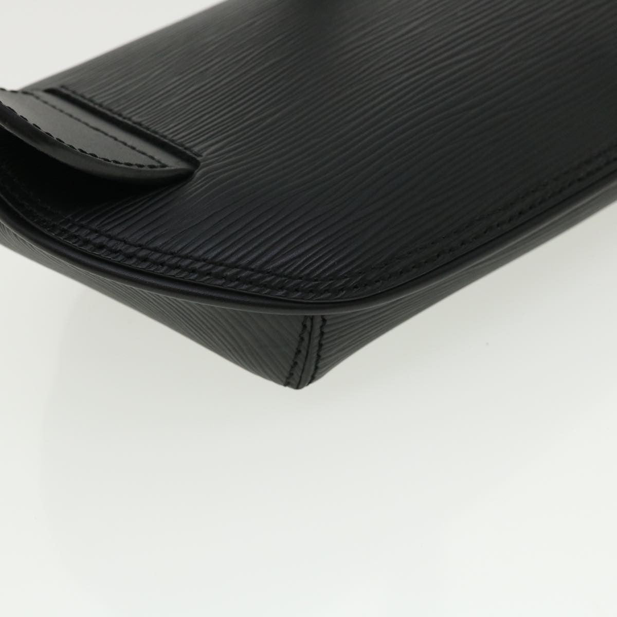 Louis Vuitton Bum Initials Epi Leather Black Leather Clutche & Pouche Bag (Pre-Owned)
