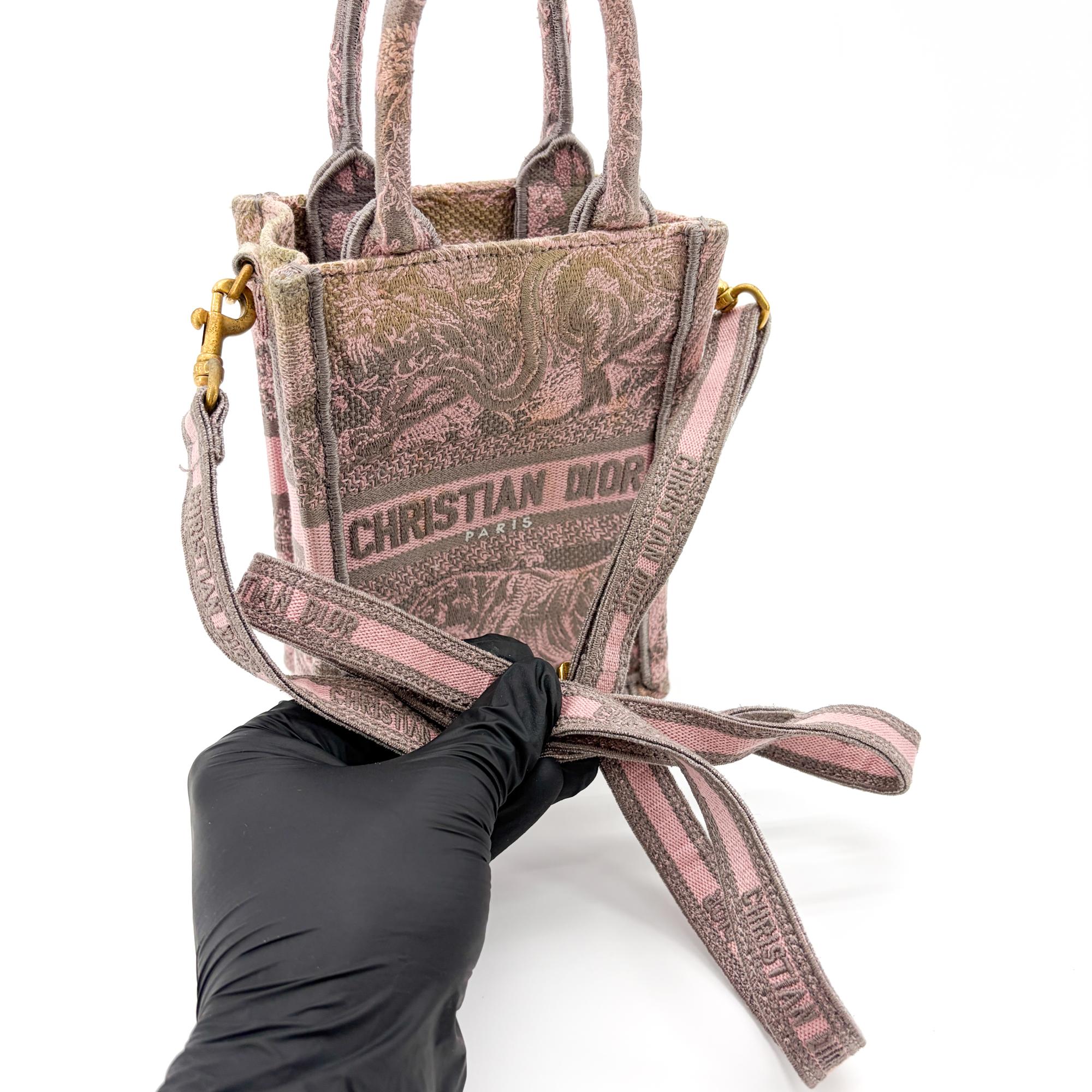 Christian Dior Book Embroidered Canvas Pink Canvas Tote Bag Bag (Pre-Owned)