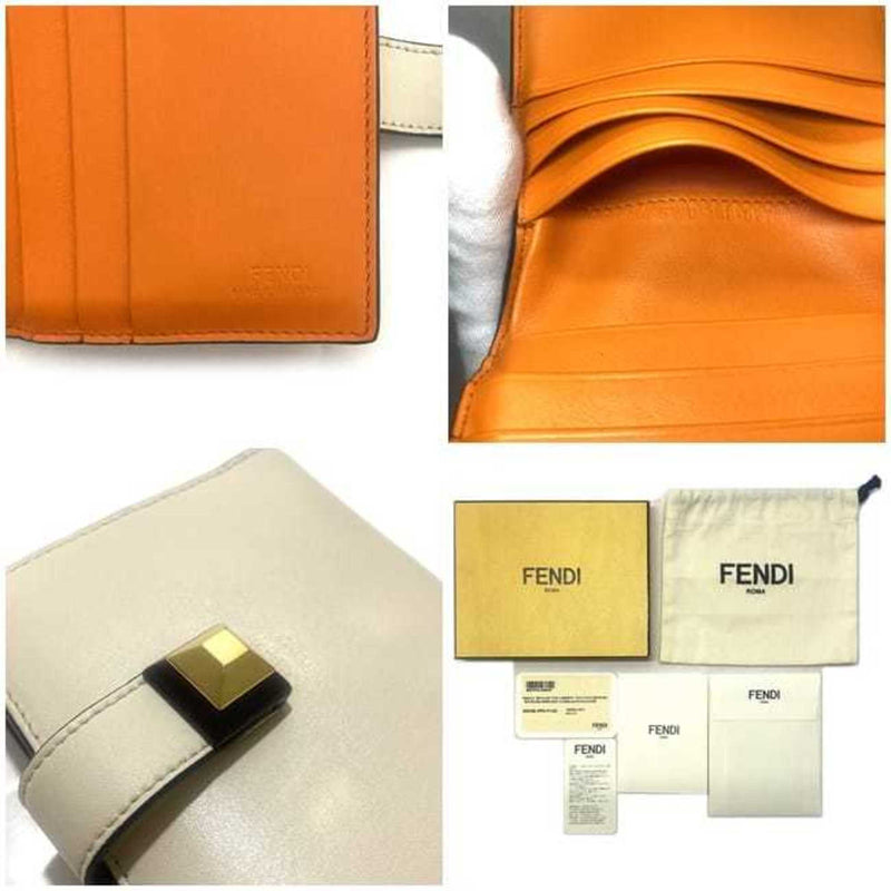 Fendi -- Beige Leather Wallet  (Pre-Owned)