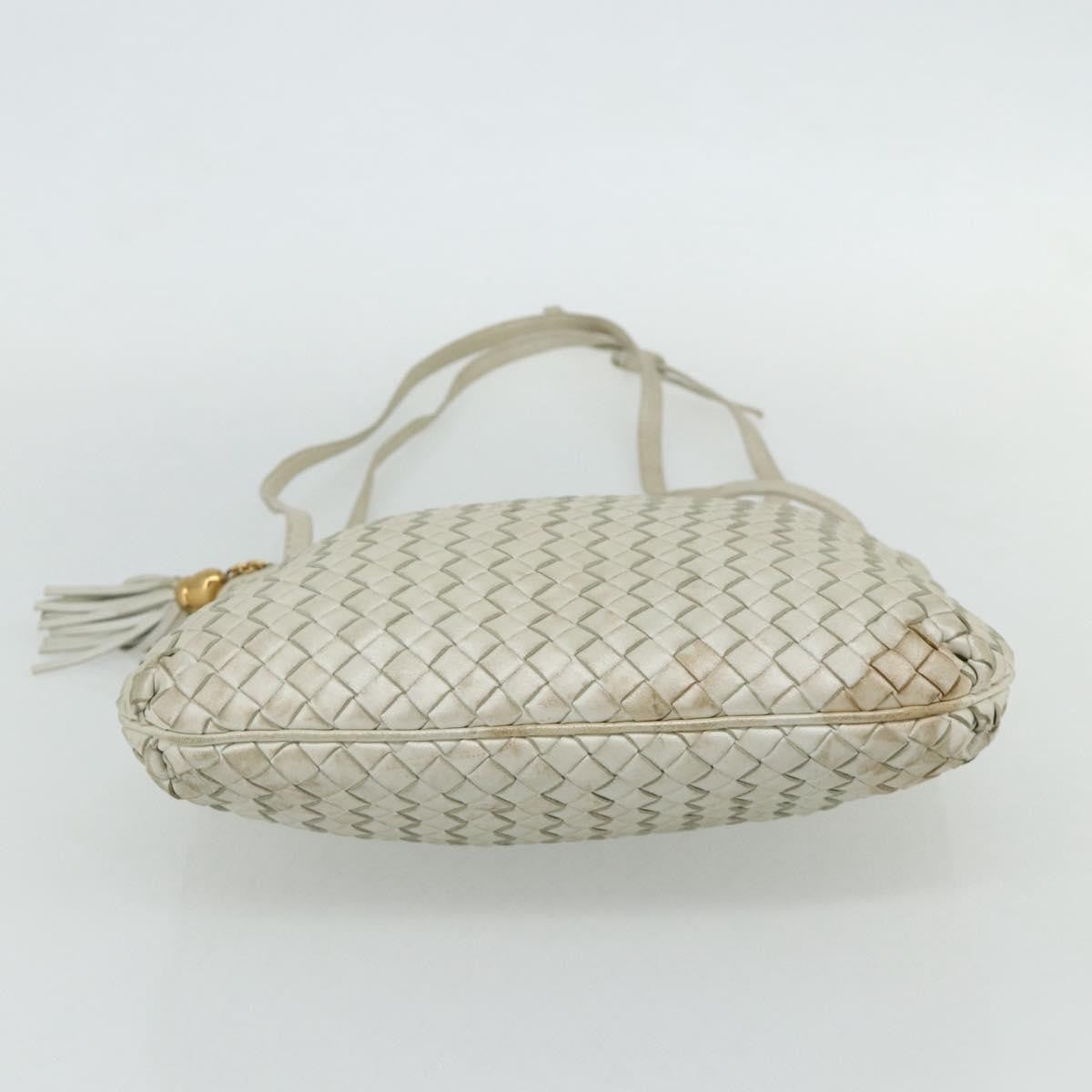 Bottega Veneta Intrecciato Shoulder Leather White Leather Shoulder Bag Bag (Pre-Owned)