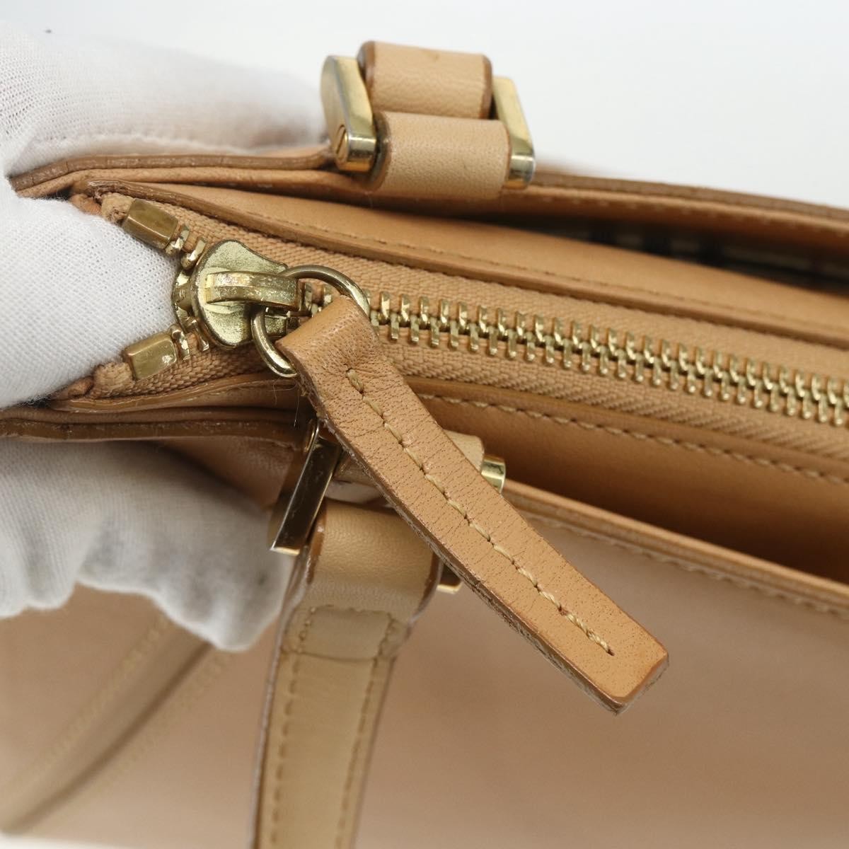 Burberry Vintage Leather Beige Leather Handbag (Pre-Owned)