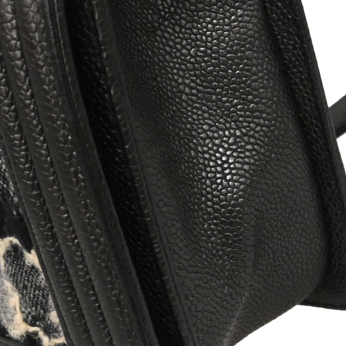 Chanel Boy Flap Tweed And Leather Black Leather Shoulder Bag Bag (Pre-Owned)