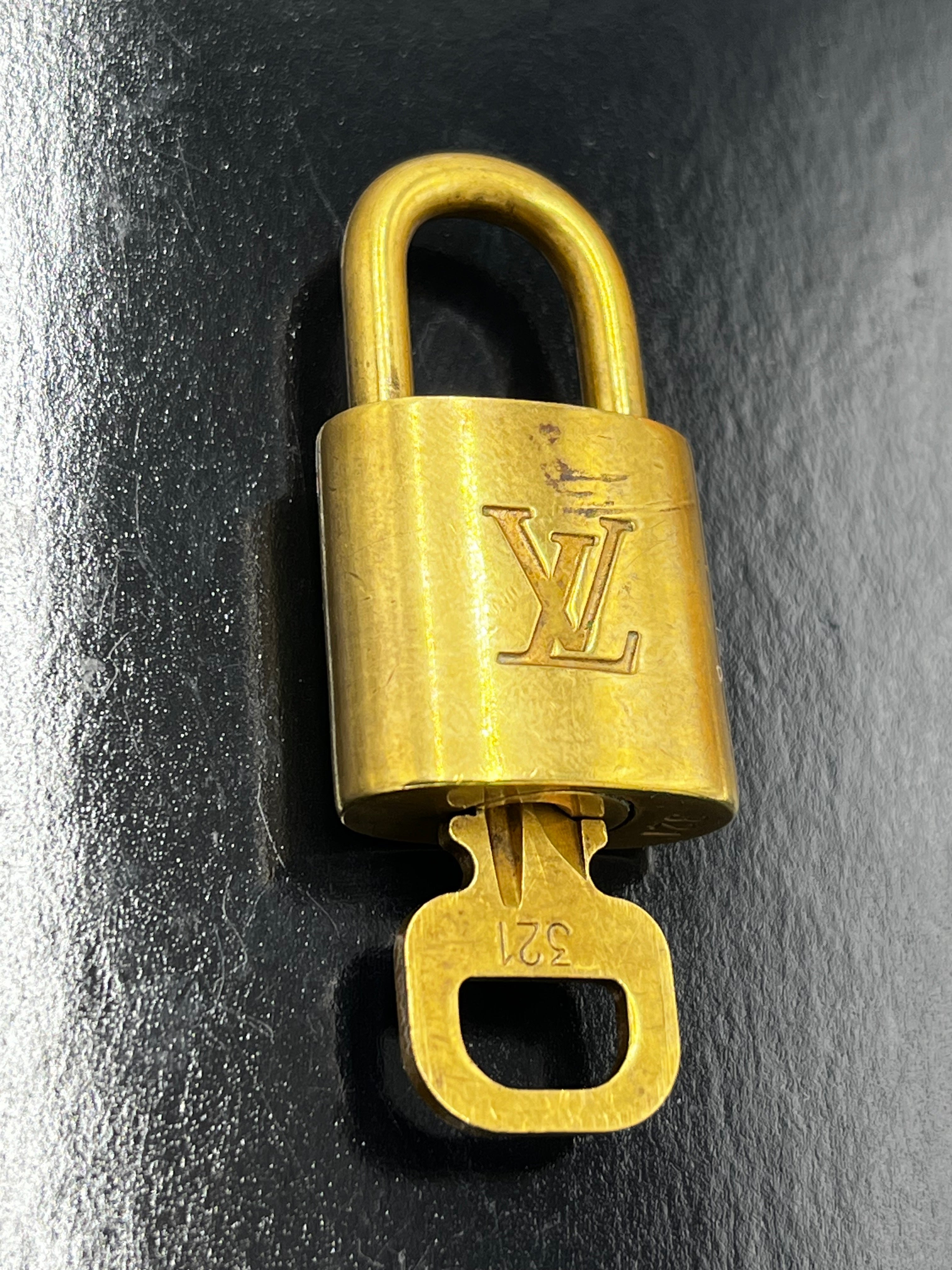 Louis Vuitton Padlock And Key Logo Metal Gold Metal Charms And Keychains Accessory (Pre-Owned)