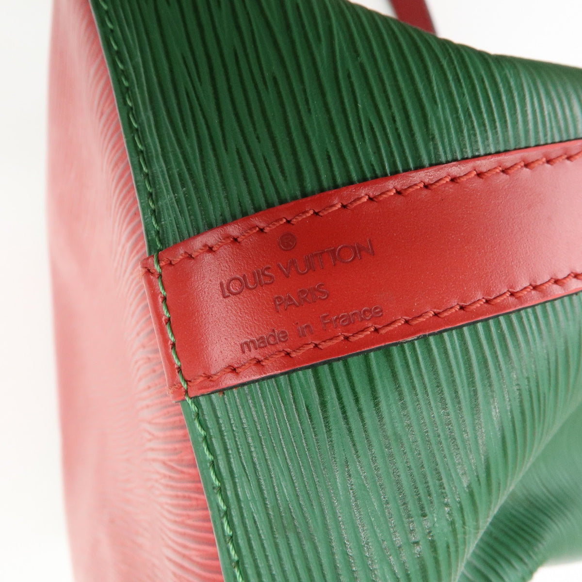 Louis Vuitton Bicolor Petit Noe Epi Leather Green Leather Handbag (Pre-Owned)