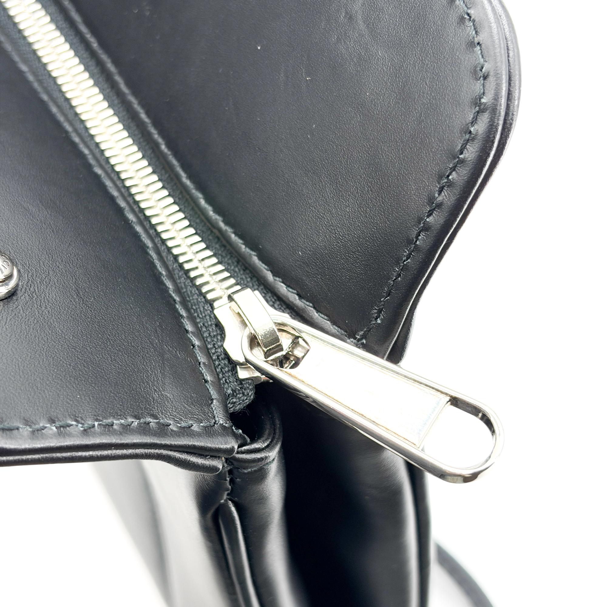 Gucci Petite Gg Quilted Leather Black Leather Tote Bag Bag (Pre-Owned)