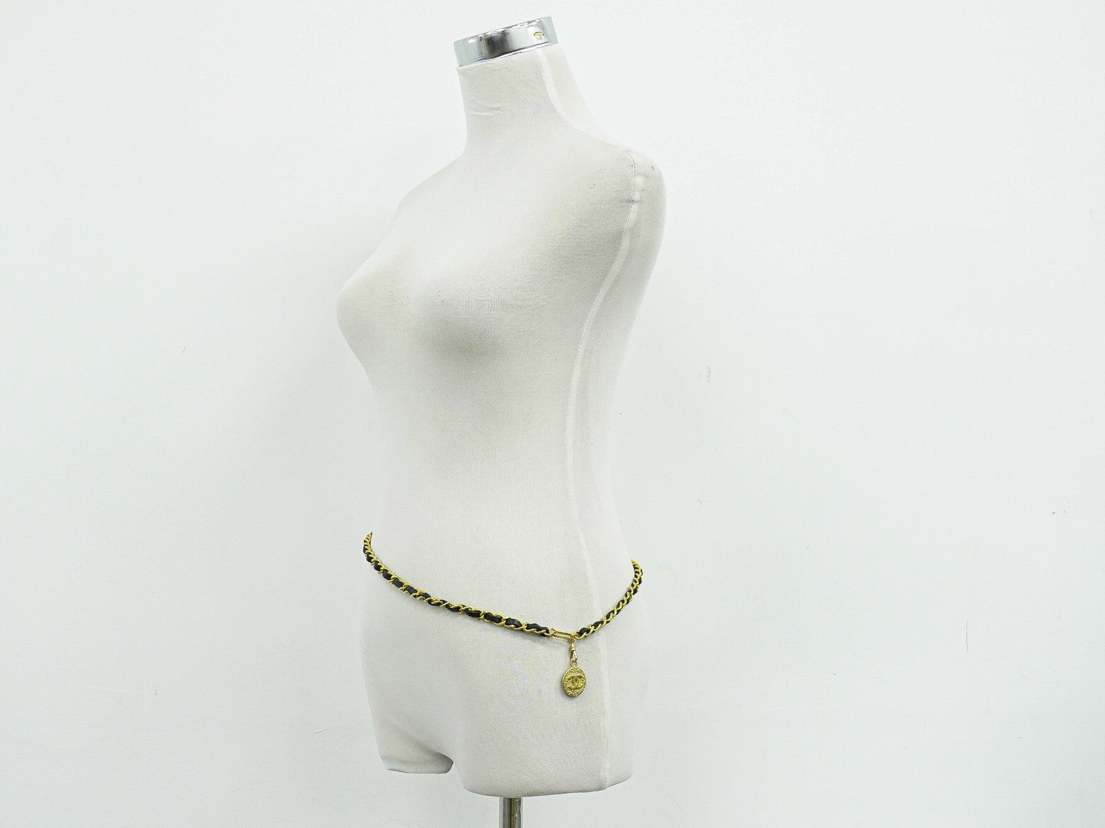 Chanel Vintage Logo Chain Belt Metal And Leather Gold Gold_Plated Belts Accessory (Pre-Owned)