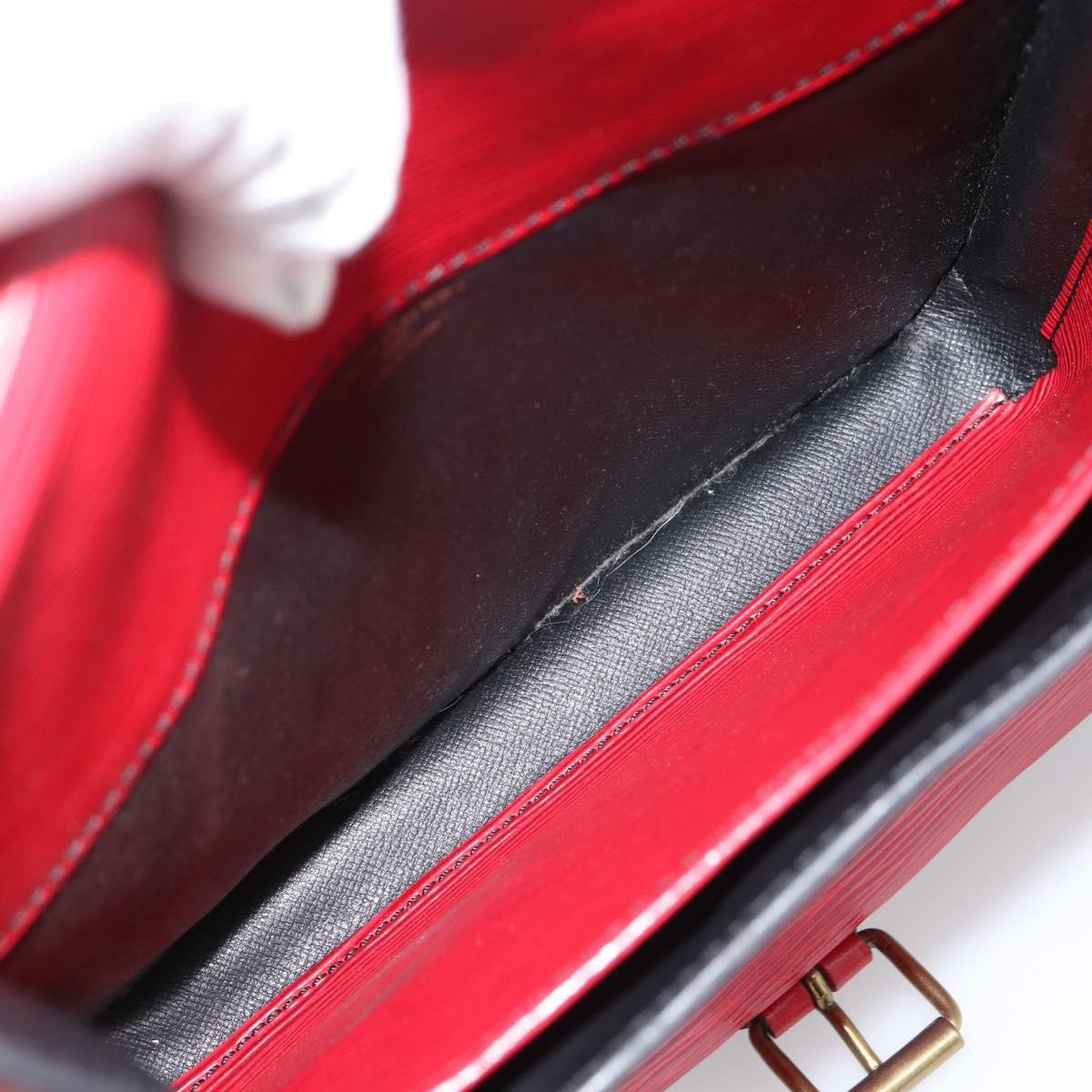 Louis Vuitton Cartouchiere Epi Leather Red Leather Shoulder Bag Bag (Pre-Owned)