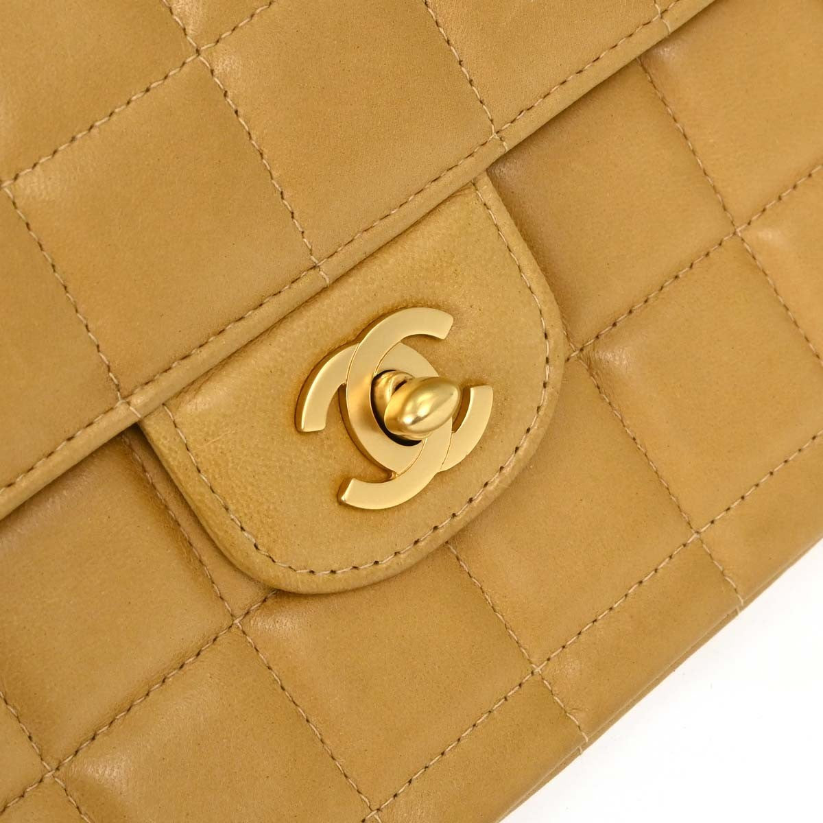 Chanel Chocolate Bar Flap Quilted Lambskin Beige Leather Shoulder Bag Bag (Pre-Owned)