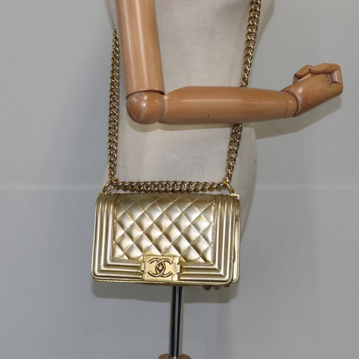 Chanel Boy Flap Quilted Patent Gold Patent_Leather Shoulder Bag Bag (Pre-Owned)