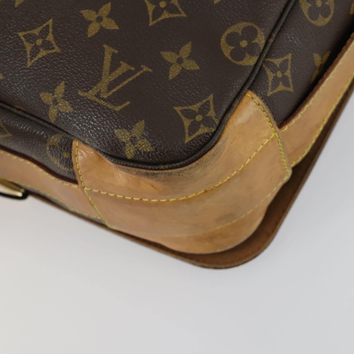 Louis Vuitton Abbesses Messenger Monogram Canvas Brown Canvas Shoulder Bag Bag (Pre-Owned)