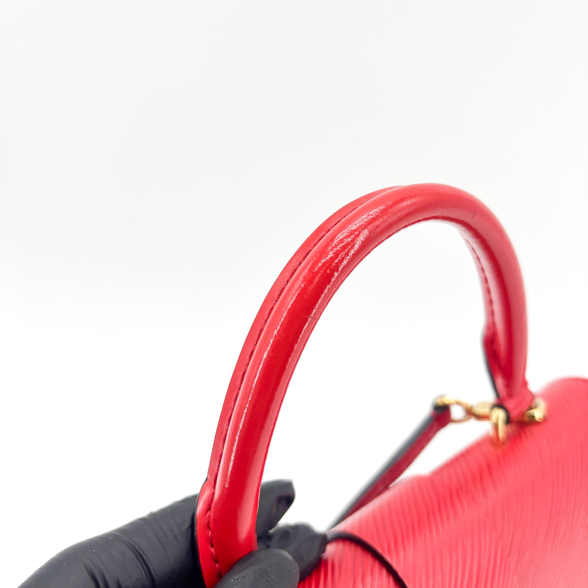 Louis Vuitton Locky Epi Leather Red Leather Handbag (Pre-Owned)