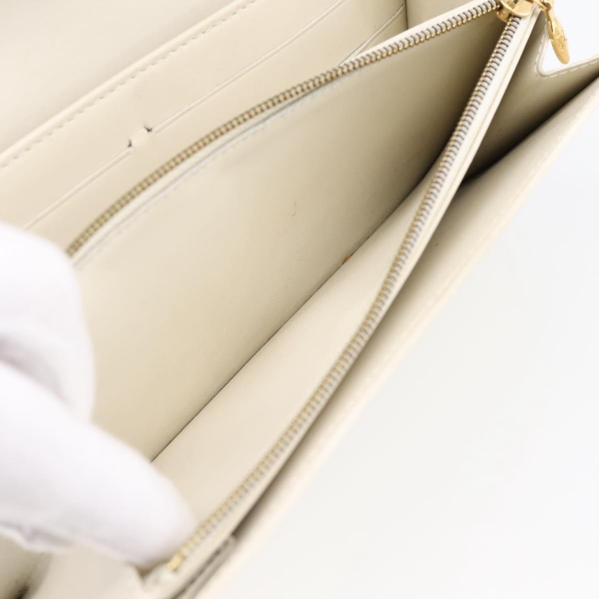 Louis Vuitton Vintage Sarah Monogram Vernis Beige Patent_Leather Wallets Accessory (Pre-Owned)