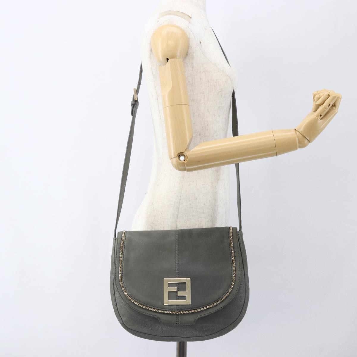 Fendi Shoulder Leather Gray Leather Shoulder Bag Bag (Pre-Owned)
