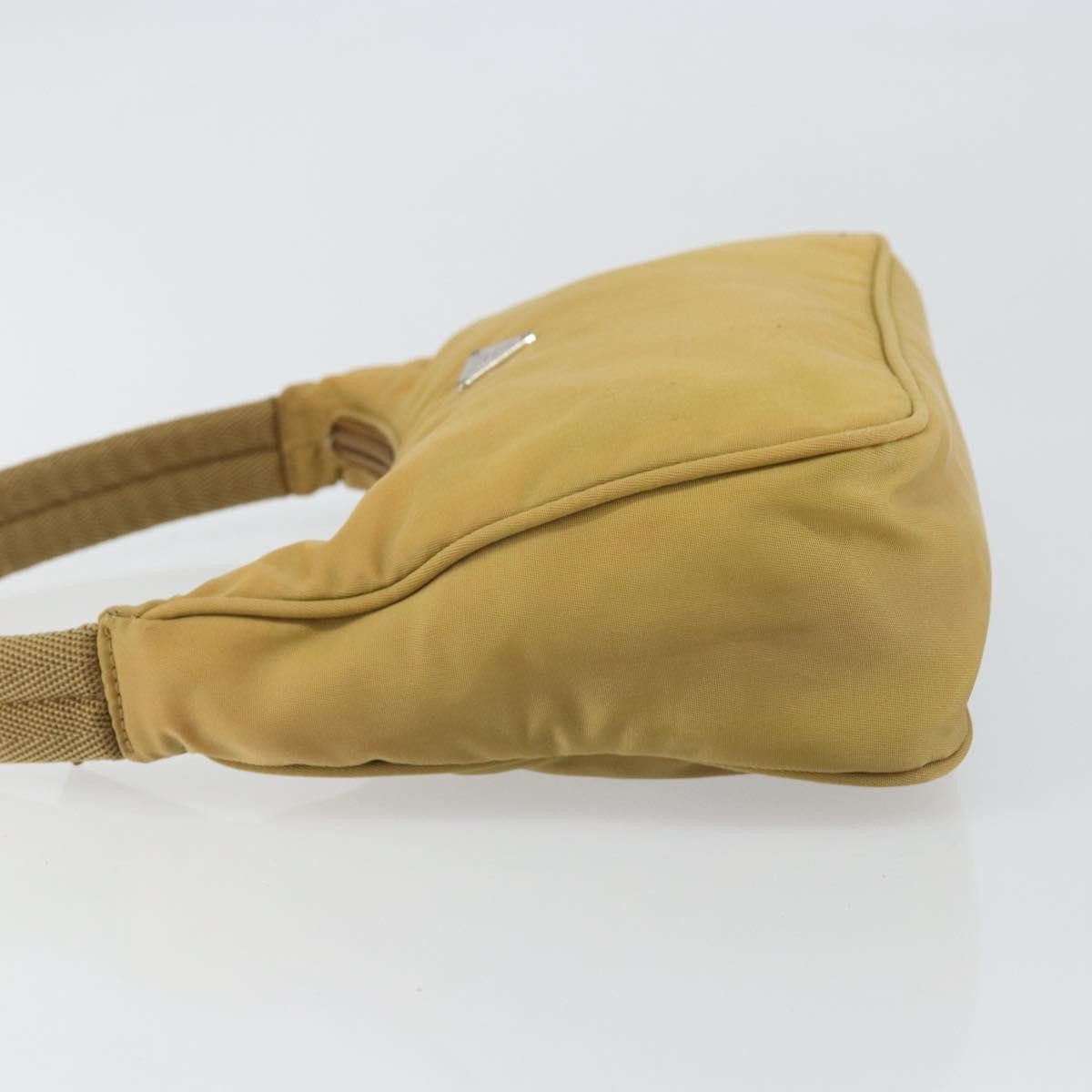 Prada Re-Edition 2000 Hobo Tessuto Beige Nylon Shoulder Bag Bag (Pre-Owned)