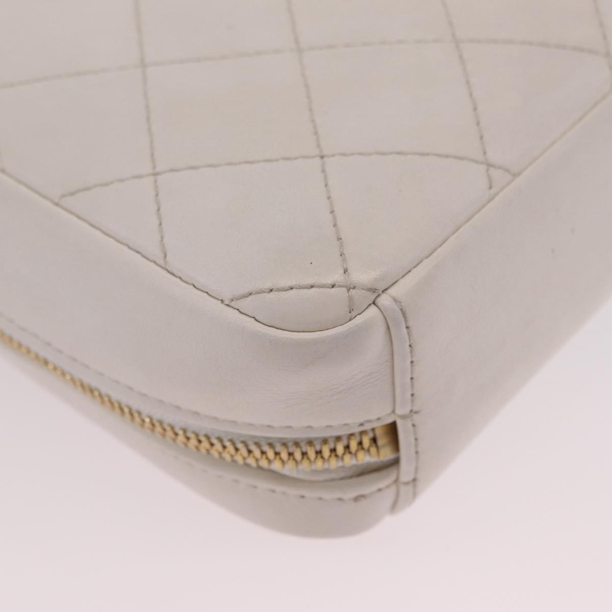 Chanel Zip Around Phone Case With Chain Quilted Lambskin White Leather Crossbody Bag Bag (Pre-Owned)