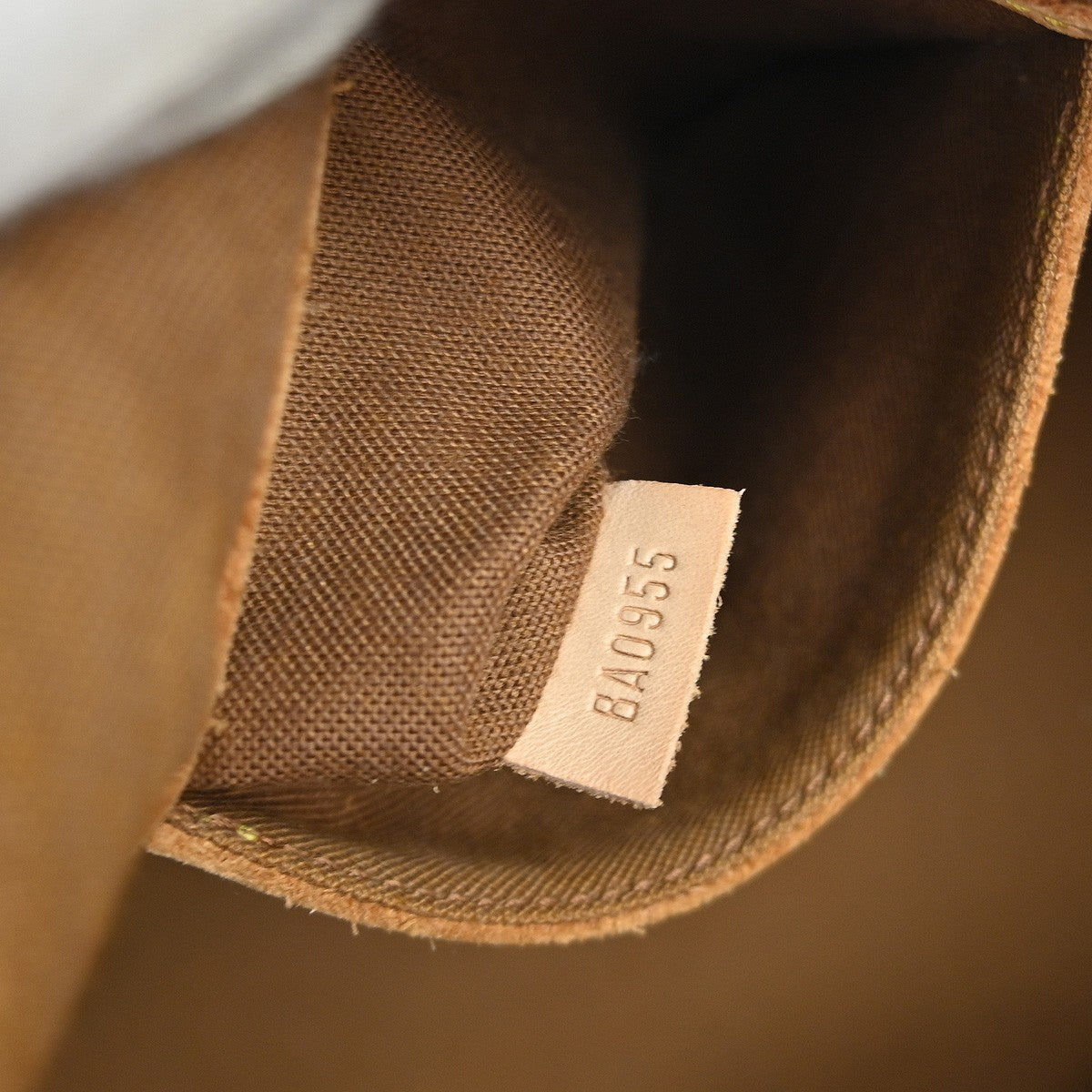 Louis Vuitton Alma Monogram Brown Canvas Handbag (Pre-Owned)
