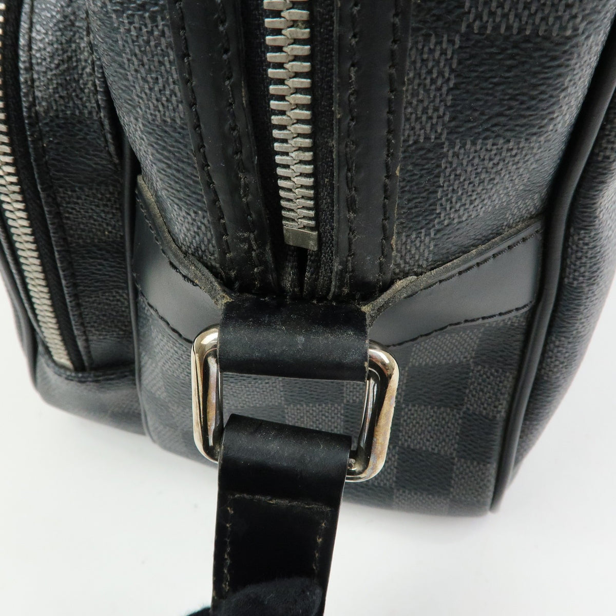 Louis Vuitton Leoh Damier Black Canvas Crossbody Bag Bag (Pre-Owned)