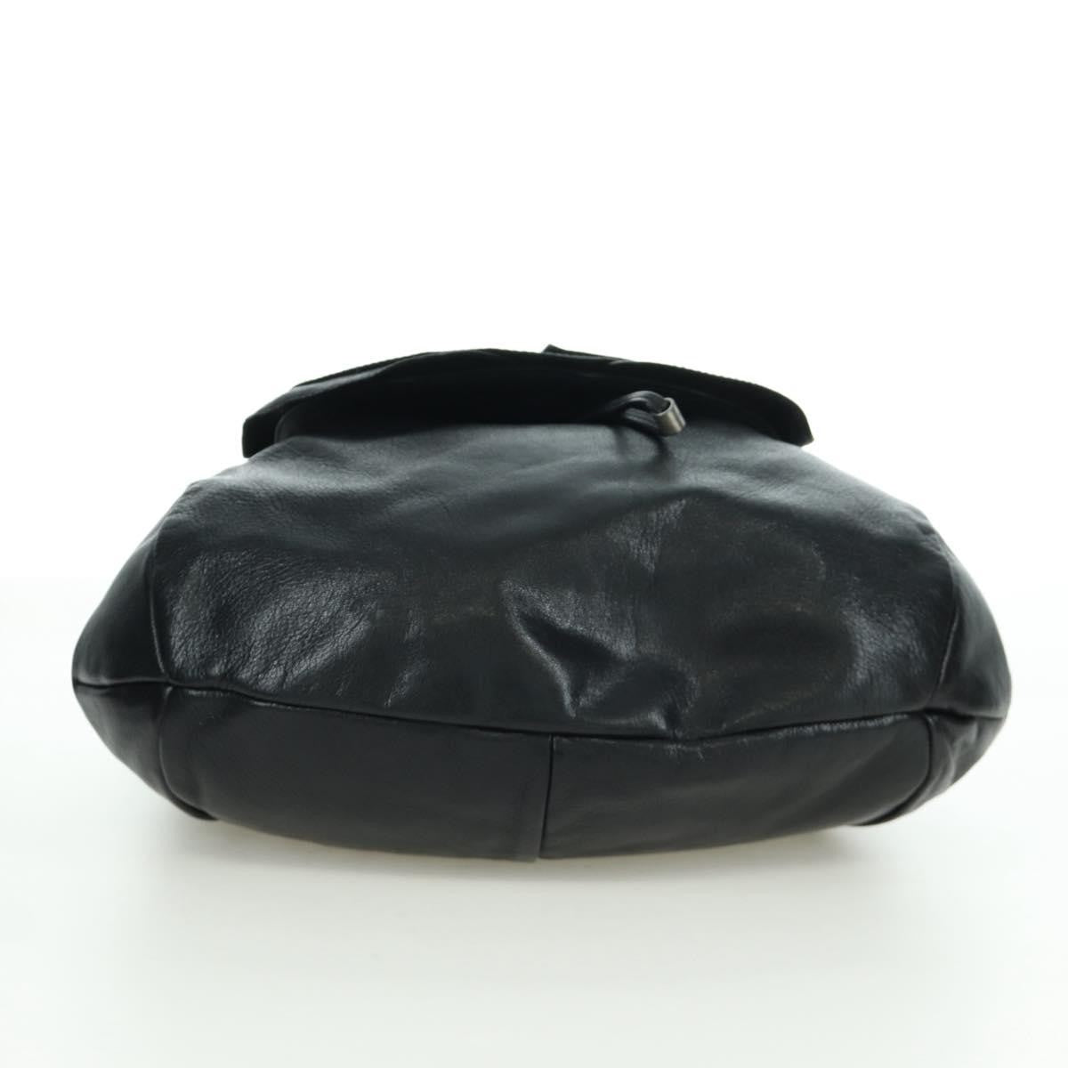 Saint Laurent Vintage Shoulder Bag Leather Black Leather Shoulder Bag Bag (Pre-Owned)