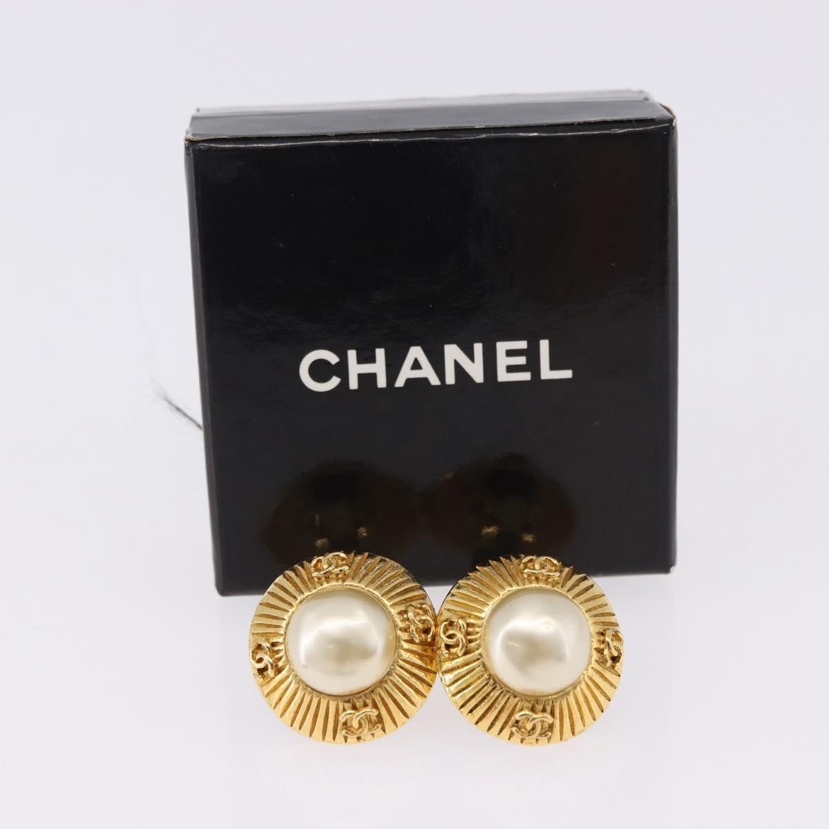 Chanel Vintage Round Cc Clip-On Metal With Faux Pearl Gold Metal Earrings Jewelry (Pre-Owned)