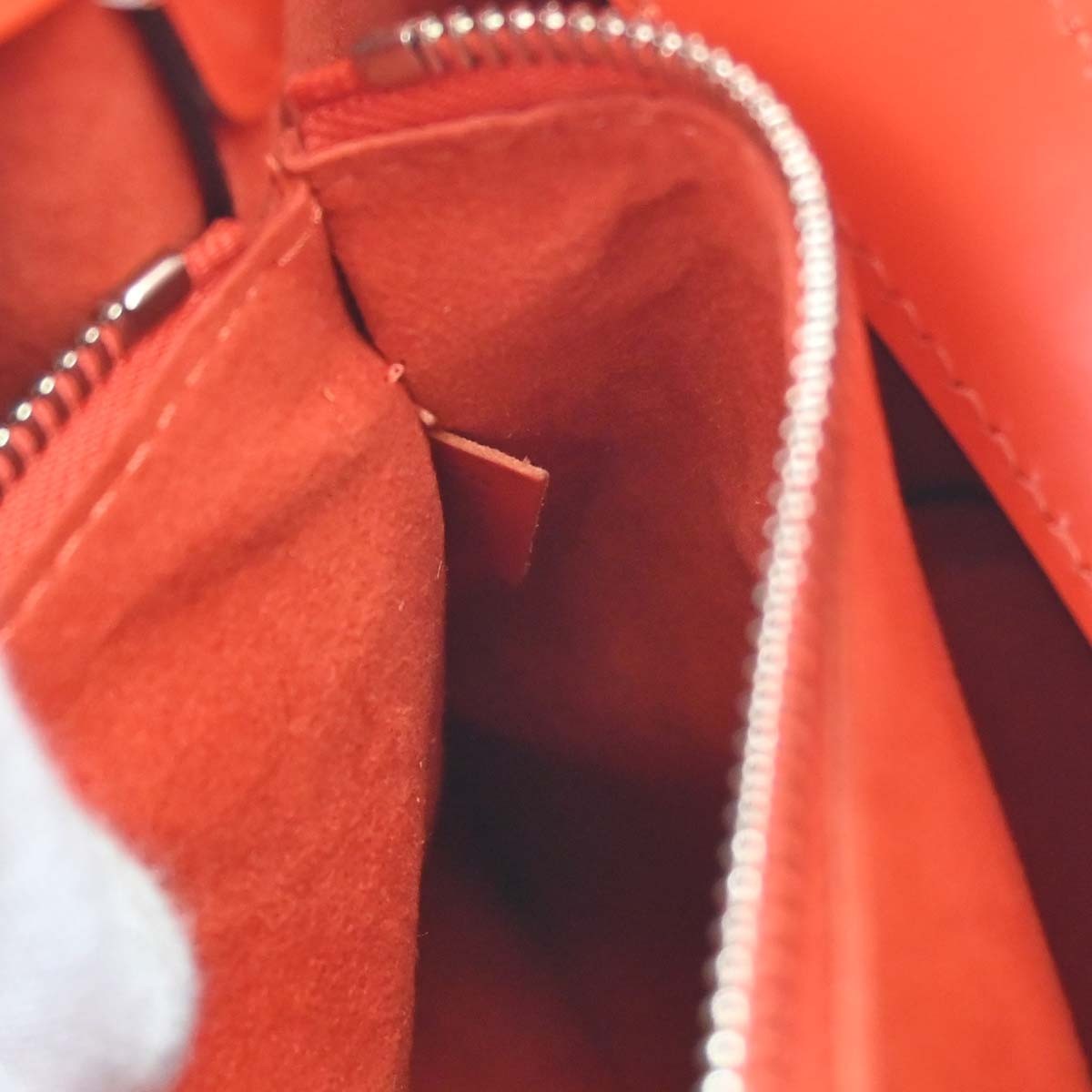 Louis Vuitton Neonoe Epi Leather Pink Leather Handbag (Pre-Owned)