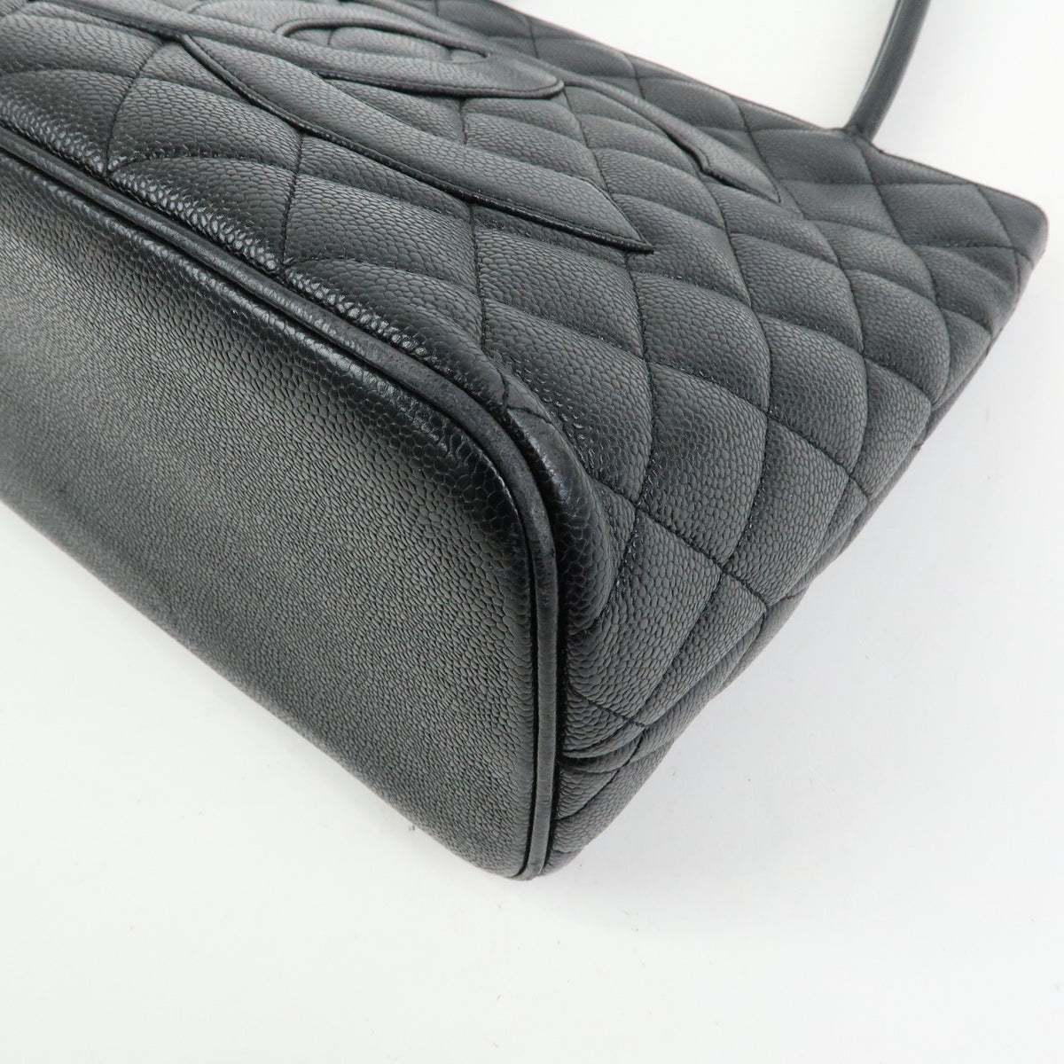 Chanel Medallion Quilted Caviar Black Leather Tote Bag Bag (Pre-Owned)