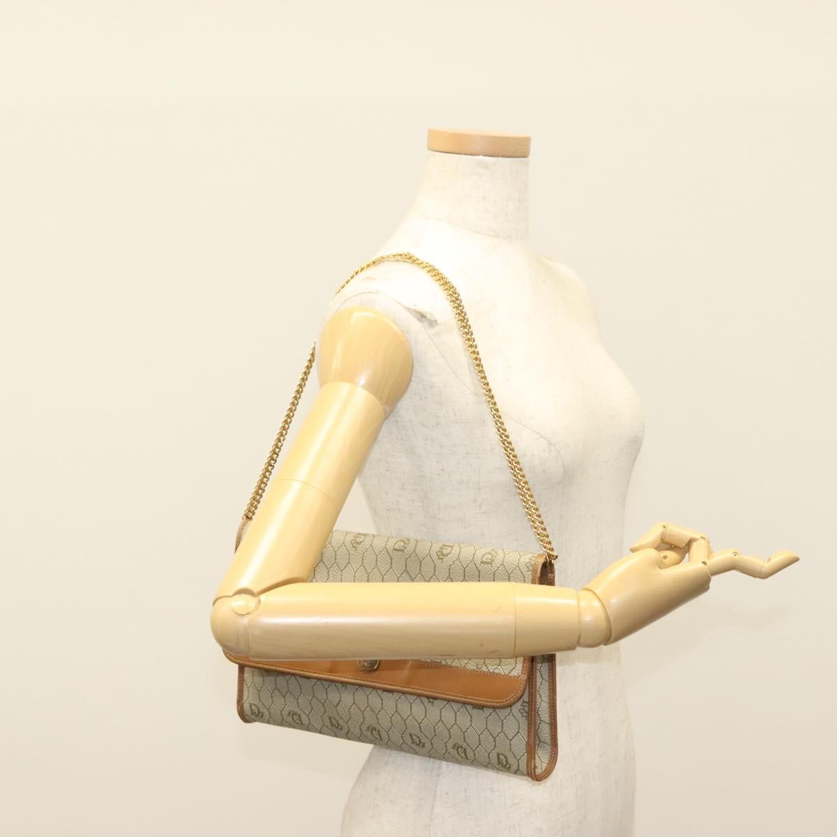 Christian Dior Vintage Honeycomb Chain Canvas Beige Canvas Bag (Pre-Owned)