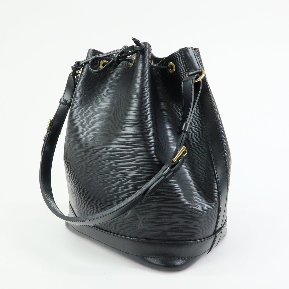 Louis Vuitton Noe Epi Leather Black Leather Shoulder Bag Bag (Pre-Owned)