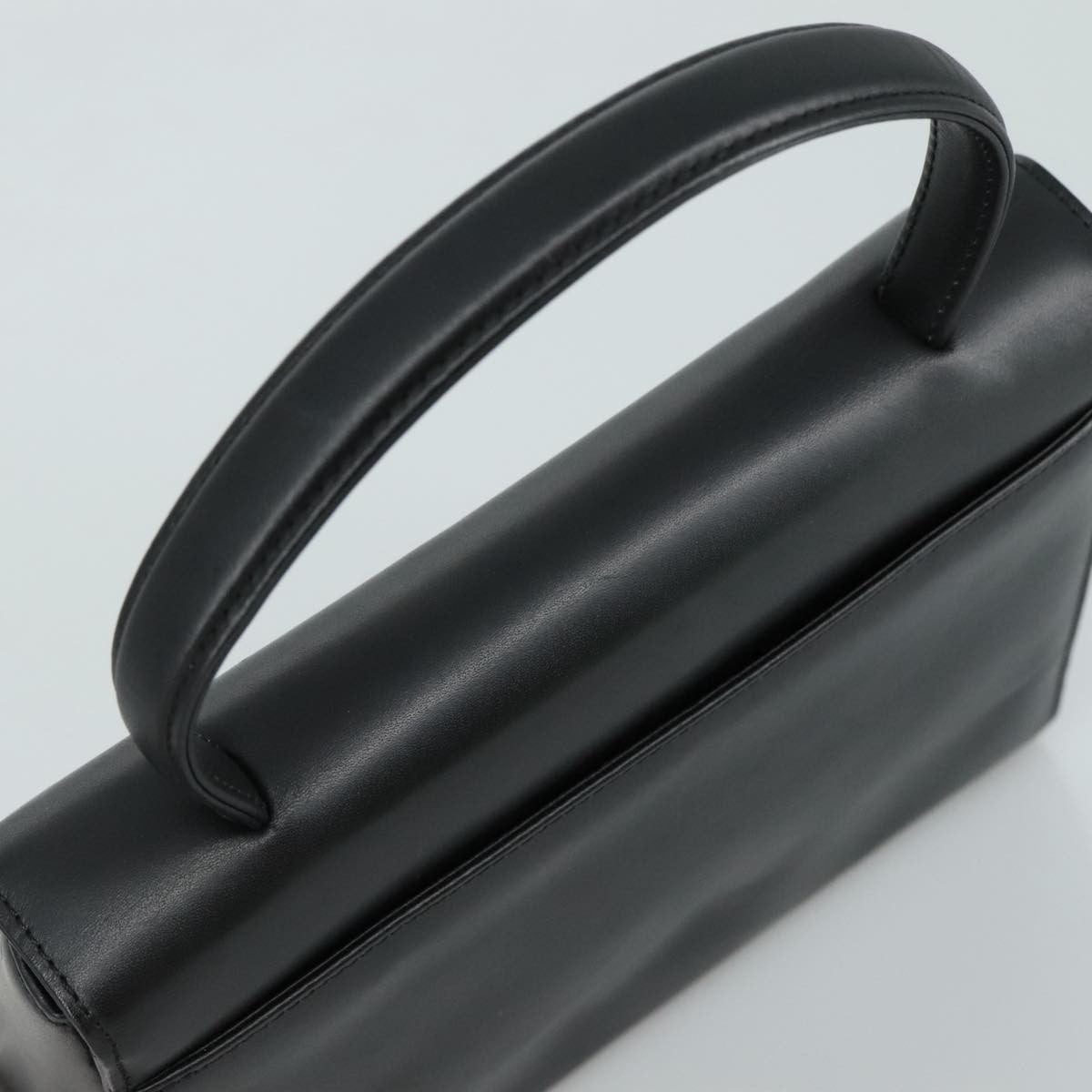 Givenchy Vintage Leather Black Leather Handbag (Pre-Owned)
