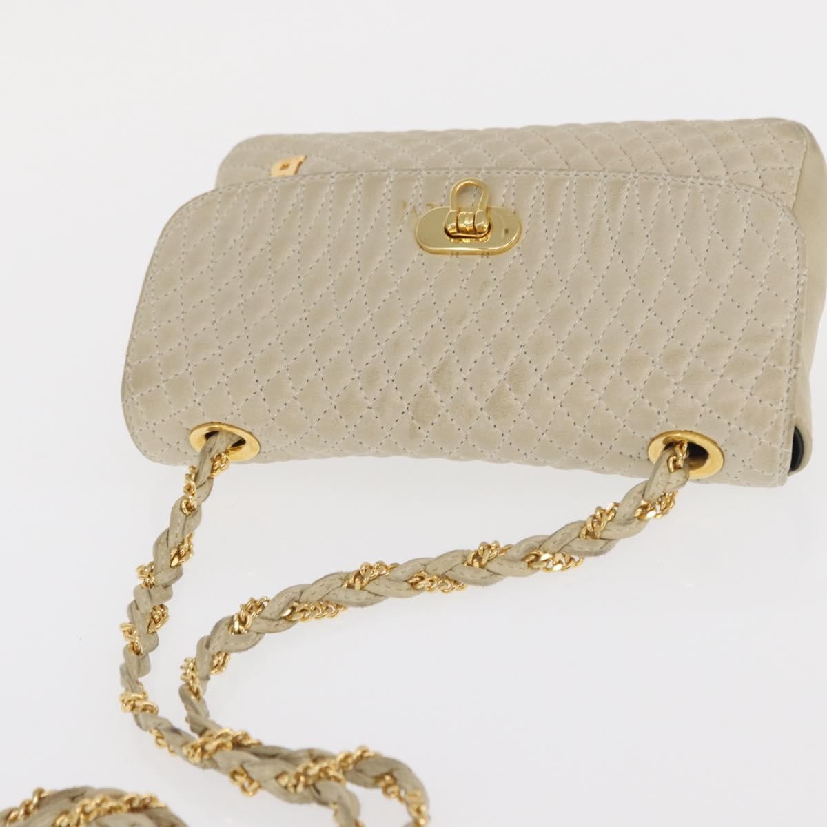 Bally Vintage Chain Quilted Leather Beige Leather Shoulder Bag Bag (Pre-Owned)