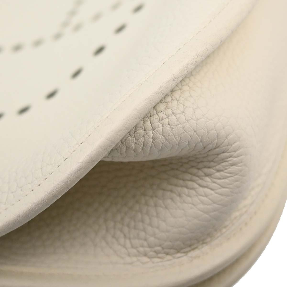 Hermes Evelyne Bag Gen Iii Clemence White Calfskin Shoulder Bag Bag (Pre-Owned)