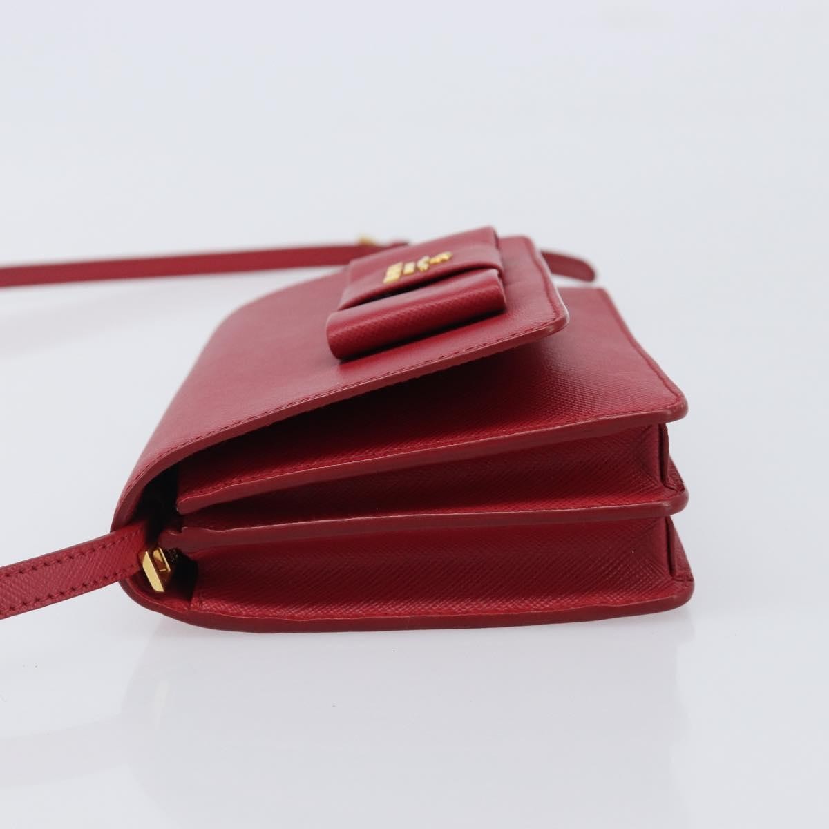 Prada Bow Wallet On Strap Saffiano Leather Red Leather Crossbody Bag Bag (Pre-Owned)