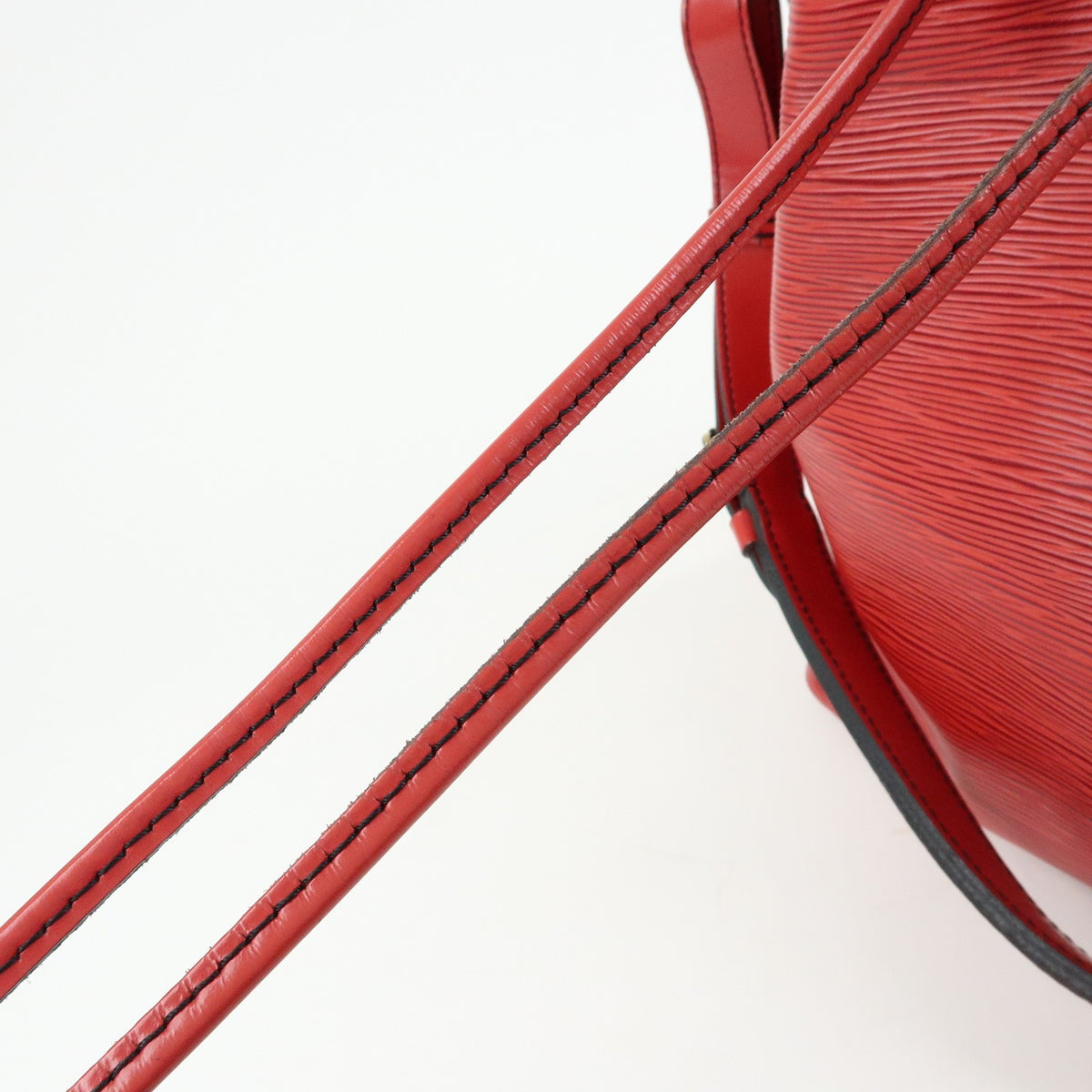 Louis Vuitton Petit Noe Epi Leather Red Leather Handbag (Pre-Owned)