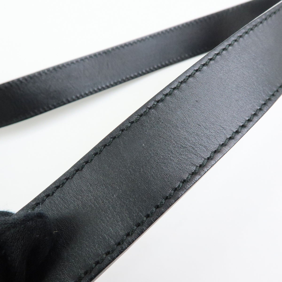 Gucci Sylvie Leather Black Leather Shoulder Bag Bag (Pre-Owned)
