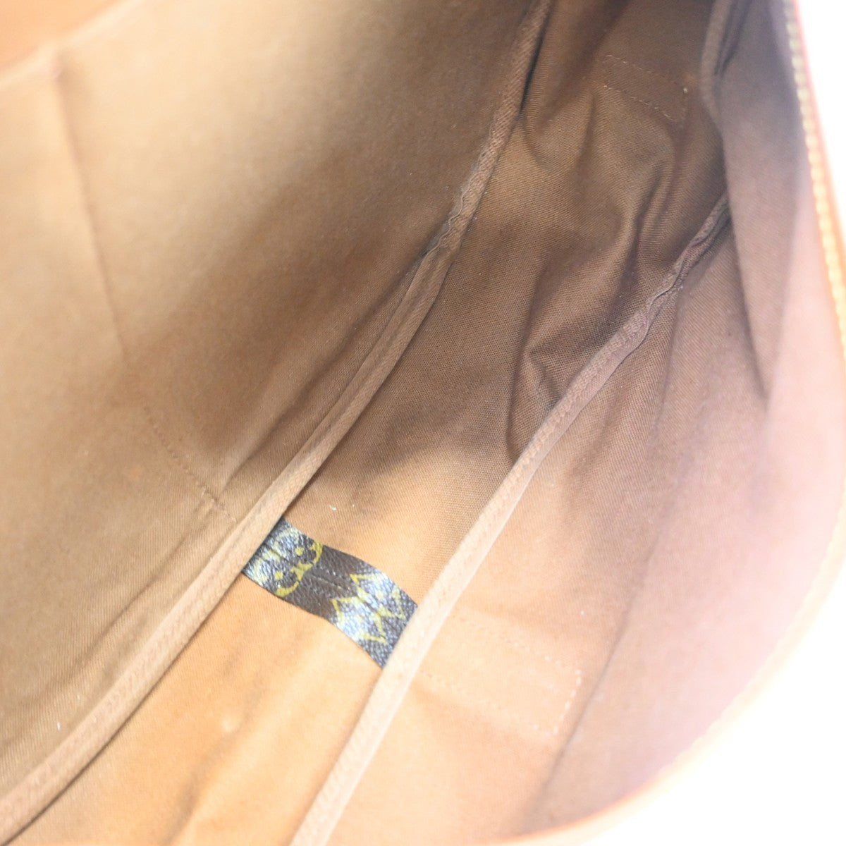 Louis Vuitton Saumur Monogram Brown Canvas Shoulder Bag Bag (Pre-Owned)
