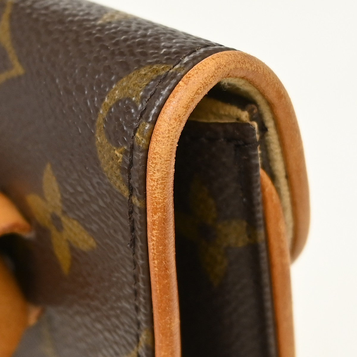 Louis Vuitton Florentine Waist Monogram Canvas Brown Canvas Handbag (Pre-Owned)