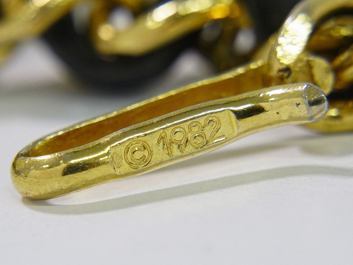 Chanel Vintage Logo Chain Belt Metal And Leather Gold Gold_Plated Belts Accessory (Pre-Owned)