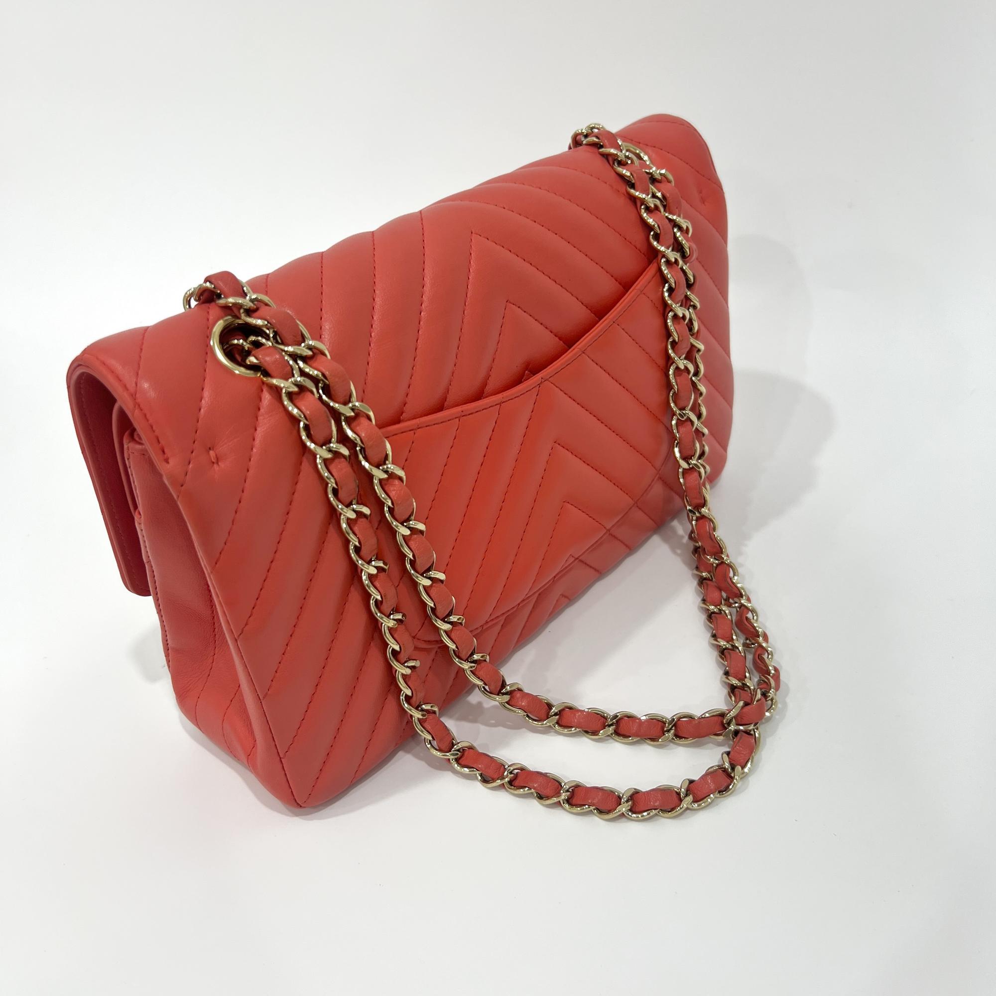 Chanel Classic Double Flap Chevron Lambskin Red Leather Handbag (Pre-Owned)