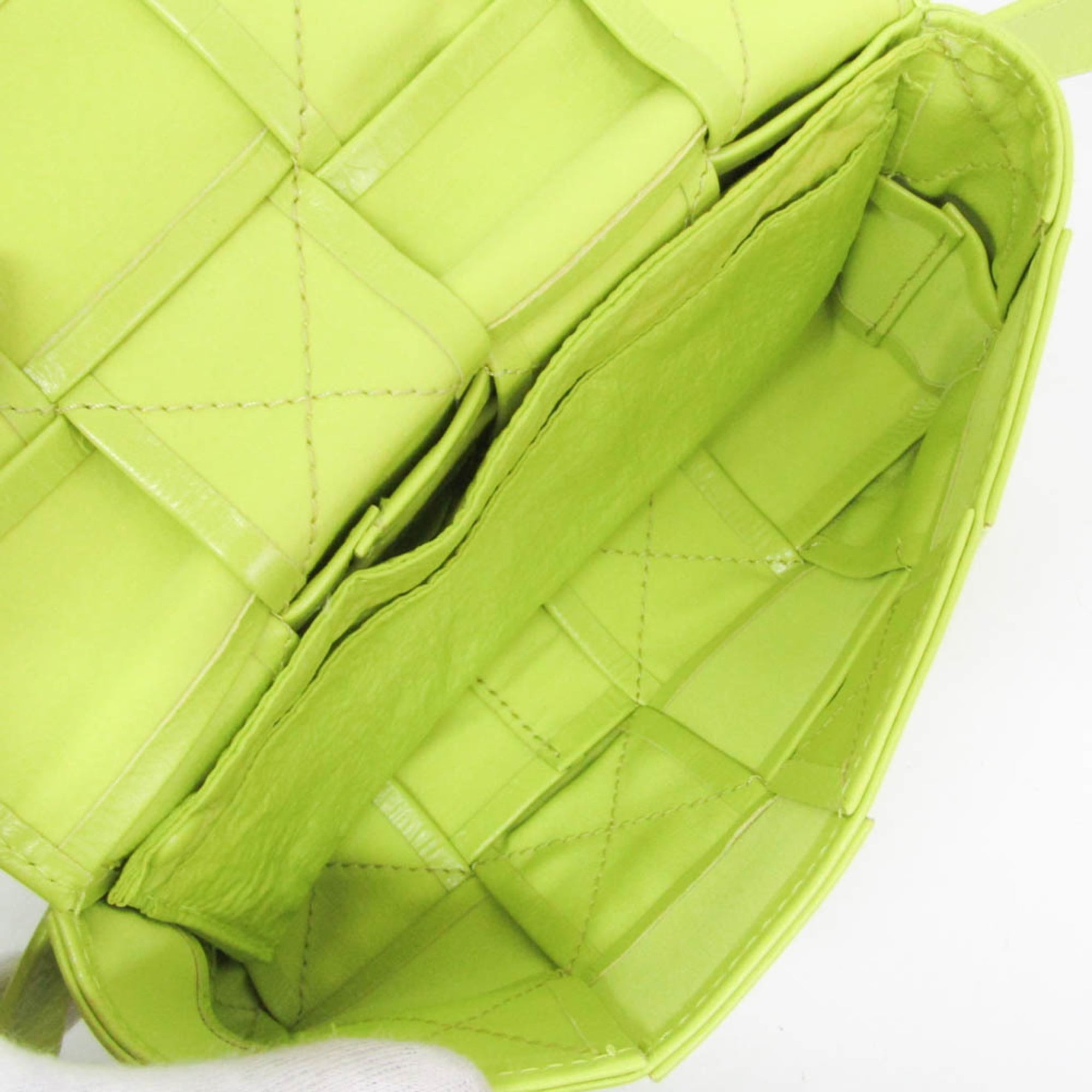 Bottega Veneta Cassette Leather Green Leather Clutche & Pouche Bag (Pre-Owned)