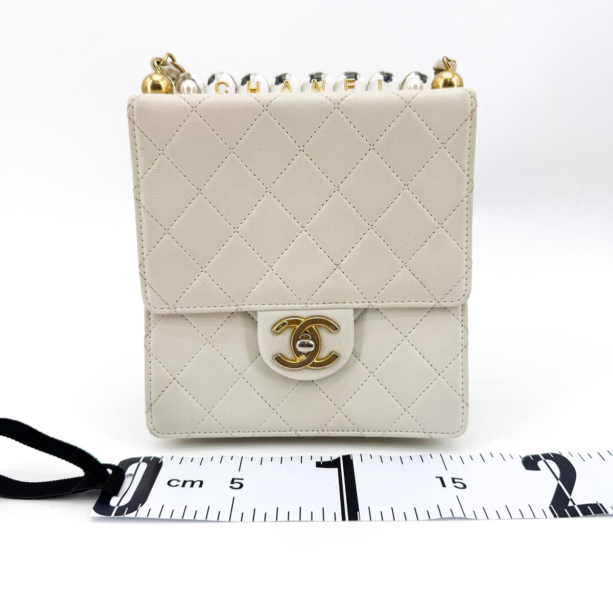 Chanel Chic Pearls Flap Quilted Lambskin White Leather Handbag (Pre-Owned)