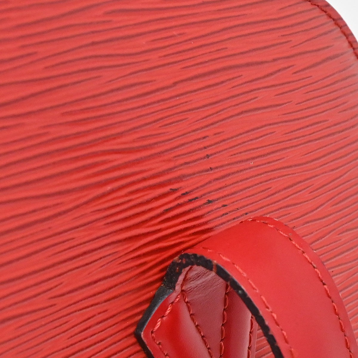 Louis Vuitton Lussac Epi Leather Red Leather Handbag (Pre-Owned)