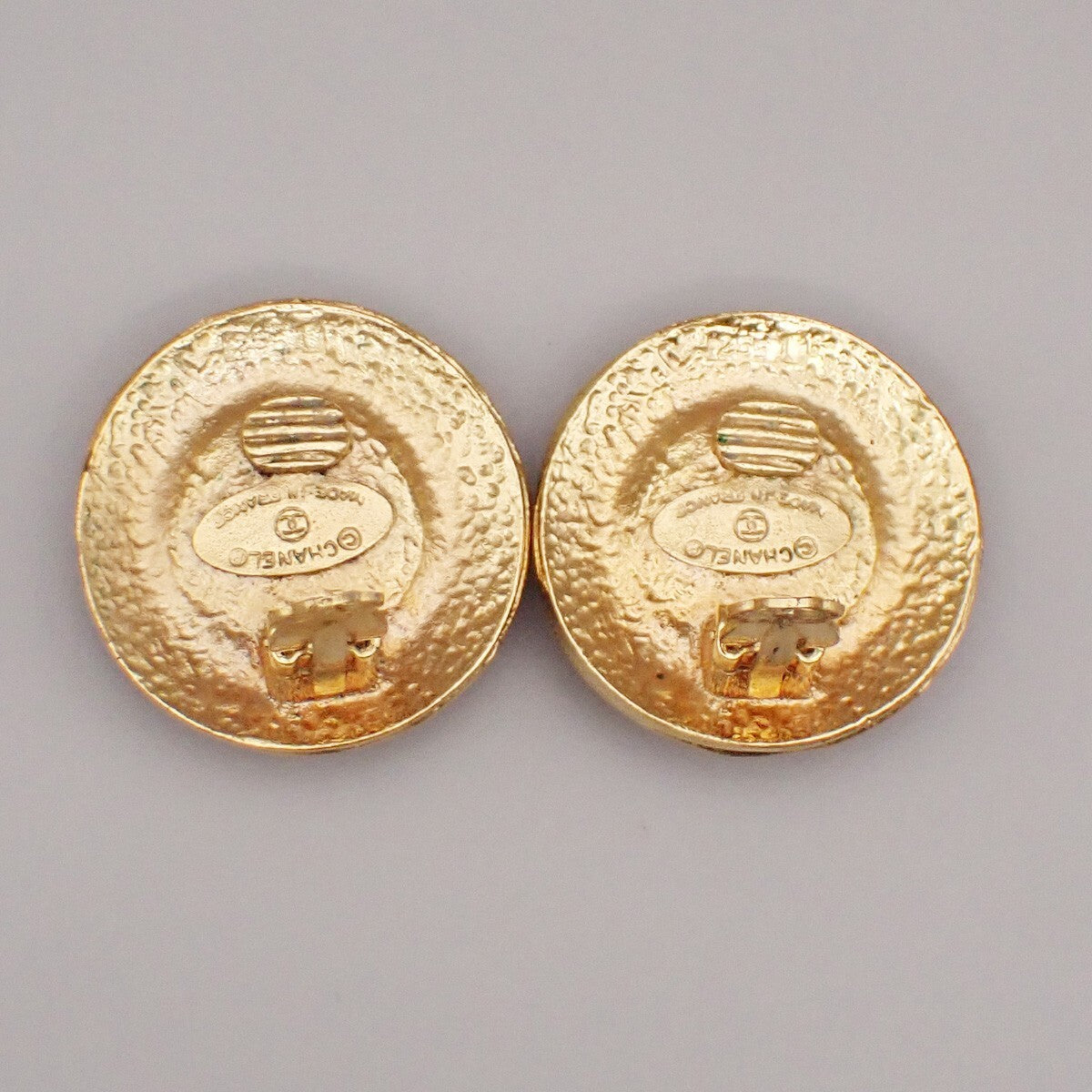 Chanel Vintage Round Clip-On Metal With Faux Pearl Gold Gold_Plated Earrings Jewelry (Pre-Owned)
