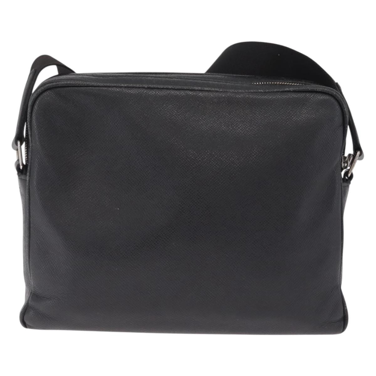 Louis Vuitton Alex Messenger Taiga Leather Black Leather Handbag (Pre-Owned)