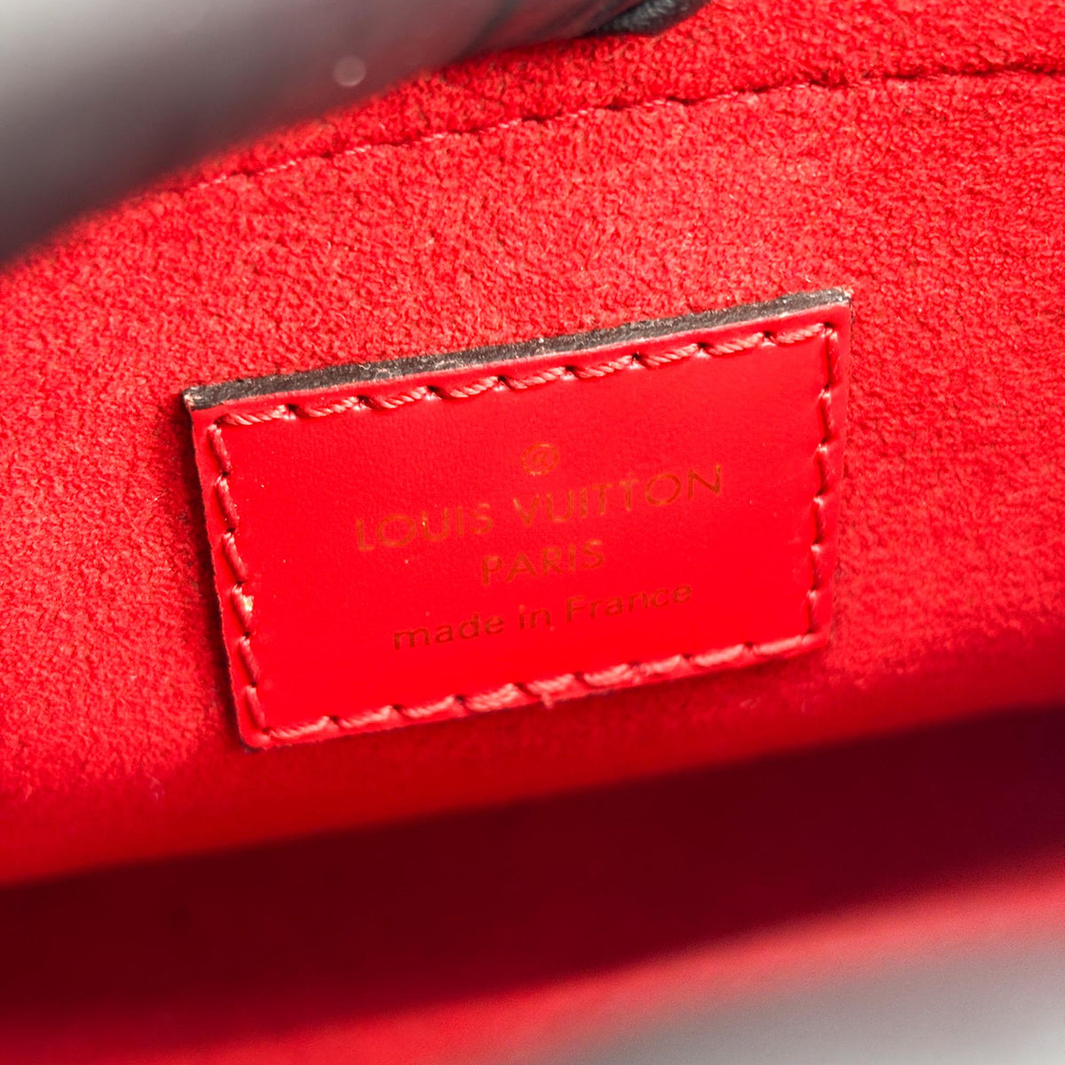 Louis Vuitton Locky Epi Leather Red Leather Handbag (Pre-Owned)