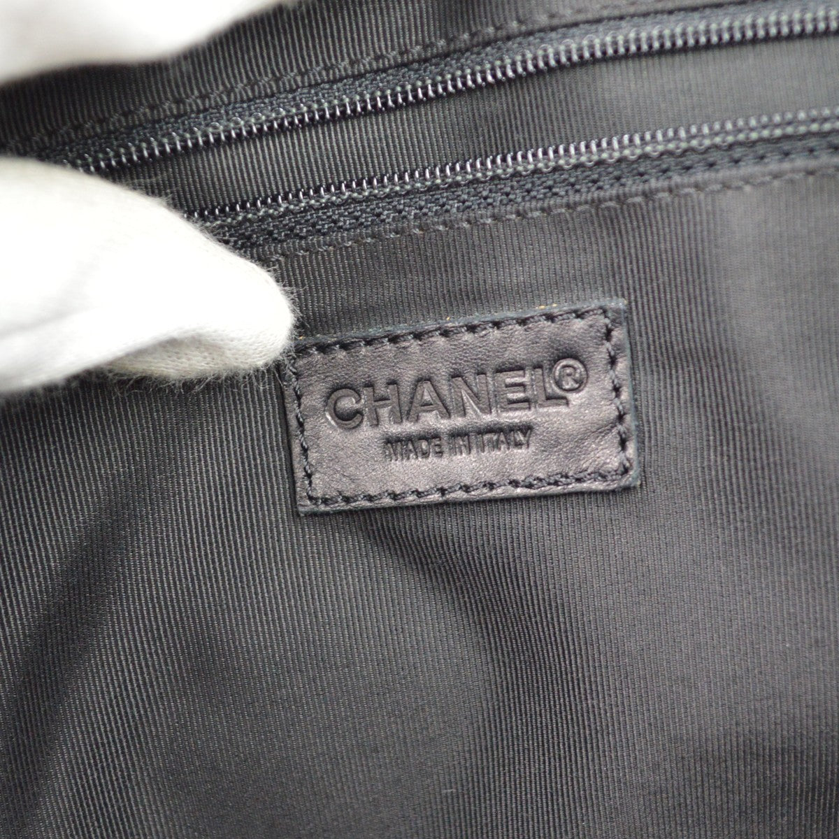 Chanel Surpique Zip Around Satchel Quilted Leather Black Leather Handbag (Pre-Owned)