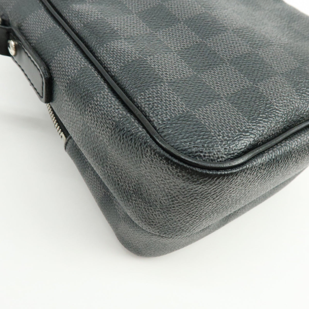 Louis Vuitton Rem Damier Graphite Black Canvas Handbag (Pre-Owned)