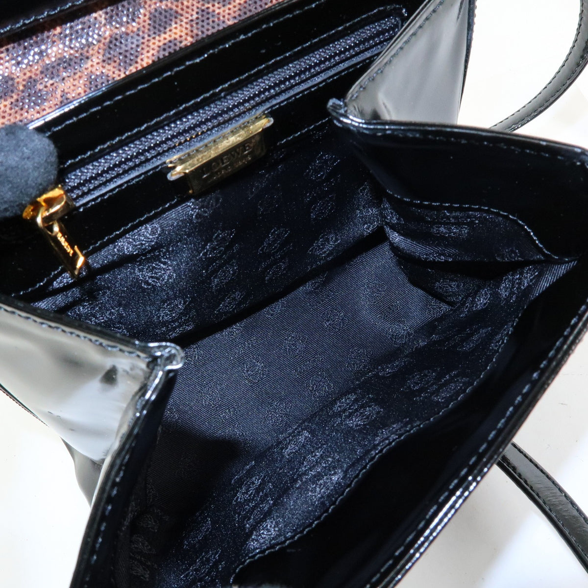 Loewe Vintage Velazquez Top Handle Leather Black Patent_Leather Handbag (Pre-Owned)